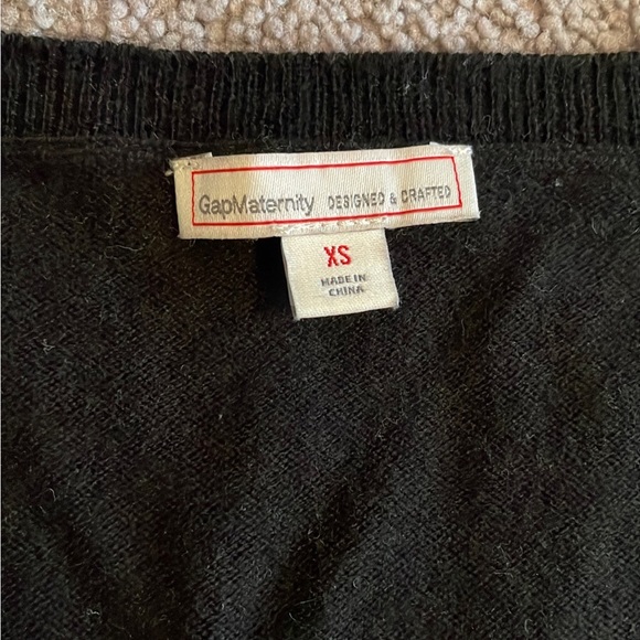 Gap Maternity Sweater - Picture 2 of 4